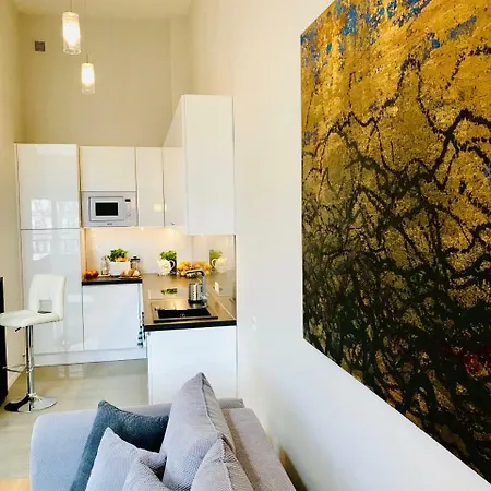Luxury By Garbary Apart-hotel *