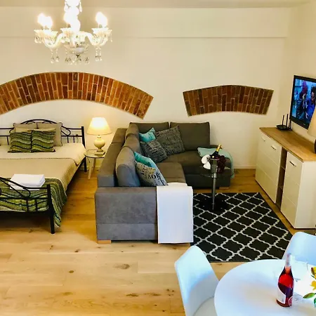Luxury By Garbary Aparthotel